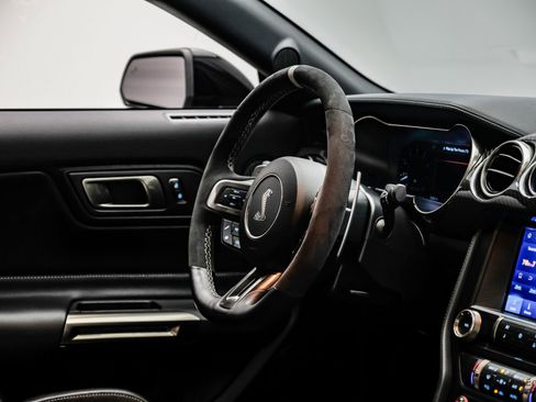 Used 2021 Ford Mustang Shelby GT500 w/ Carbon Fiber Track Pack image 59