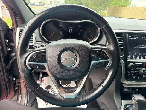 Used 2018 Jeep Grand Cherokee Altitude AWD/4WD image 15