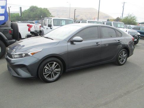 Used 2023 Kia Forte LXS w/ LXS Technology Package FWD image 1