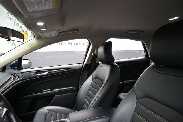 Used 2018 Ford Fusion SE w/ Equipment Group 201A FWD image 18