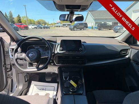 Used 2023 Nissan Rogue SV AWD/4WD image 12