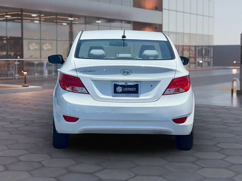 Used 2017 Hyundai Accent SE image 2