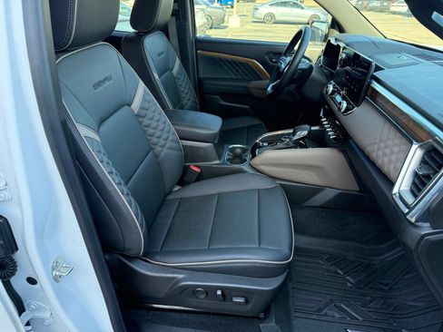 Used 2024 GMC Canyon Denali AWD/4WD image 34