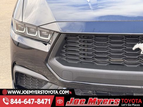 Used 2024 Ford Mustang Premium image 5