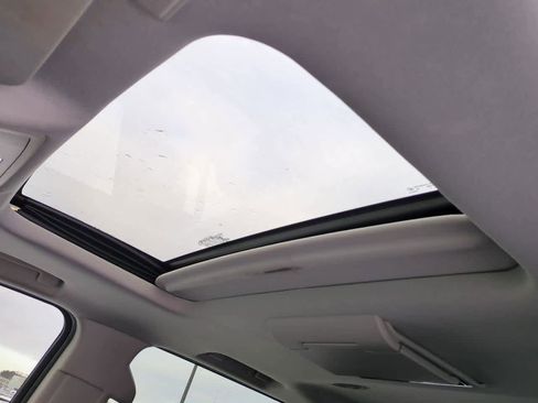 Used 2015 Chevrolet Suburban LTZ image 18