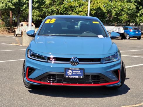 Used 2025 Volkswagen Jetta GLI Autobahn FWD image 3