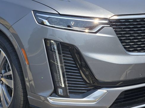 Used 2021 Cadillac XT6 Premium Luxury AWD/4WD image 9