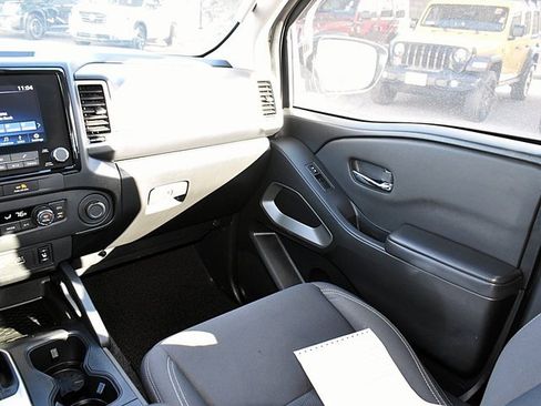 Used 2023 Nissan Frontier SV w/ Technology Package image 28