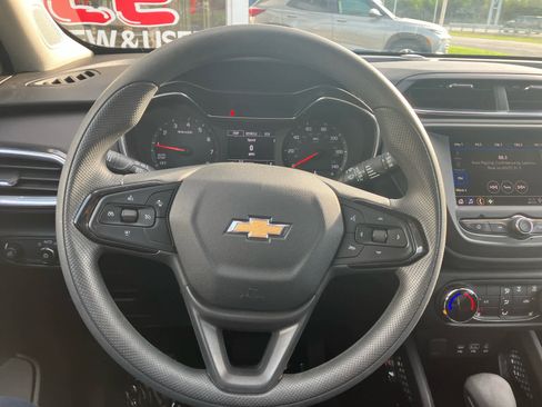 Used 2023 Chevrolet TrailBlazer LT AWD/4WD image 16