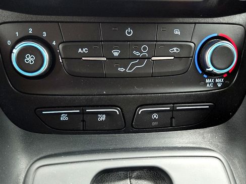 Used 2021 Ford Transit Connect XLT image 21
