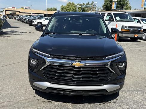 Used 2025 Chevrolet TrailBlazer LT w/ Convenience Package FWD image 8