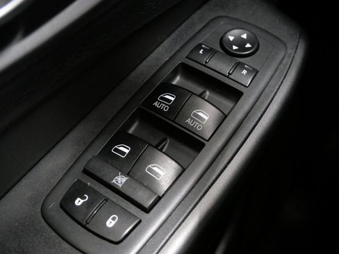 Used 2019 Jeep Cherokee Trailhawk w/ Comfort/Convenience Group image 14