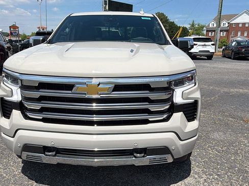New 2026 Chevrolet Silverado 1500 High Country AWD/4WD image 2