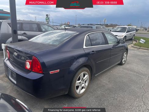 Used 2010 Chevrolet Malibu LT w/ Power Convenience Package FWD image 4