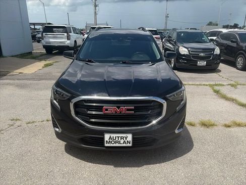 Used 2020 GMC Terrain SLE w/ Driver Convenience Package FWD image 9