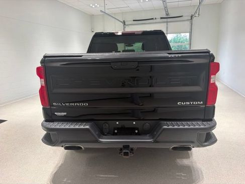 Used 2021 Chevrolet Silverado 1500 Custom Trail Boss AWD/4WD image 5