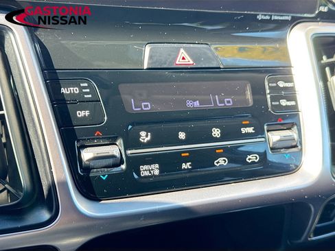 Used 2023 Kia Sorento EX AWD/4WD image 21