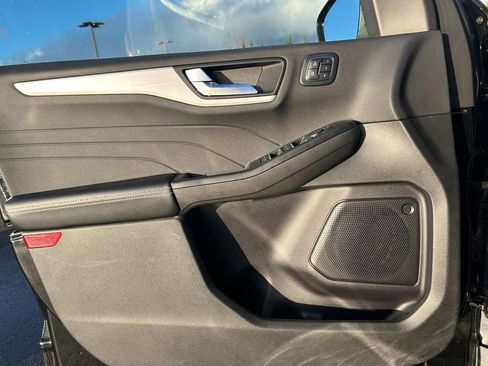 Used 2024 Ford Escape Platinum image 22