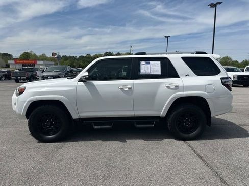 Used 2024 Toyota 4Runner SR5 Premium w/ Moonroof Package image 4