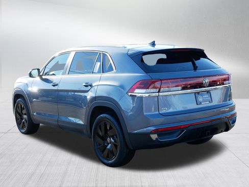 Certified 2025 Volkswagen Atlas Cross Sport SE w/ Panoramic Sunroof Package image 5