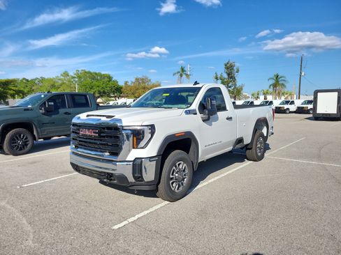 New 2025 GMC Sierra 3500 Pro image 8