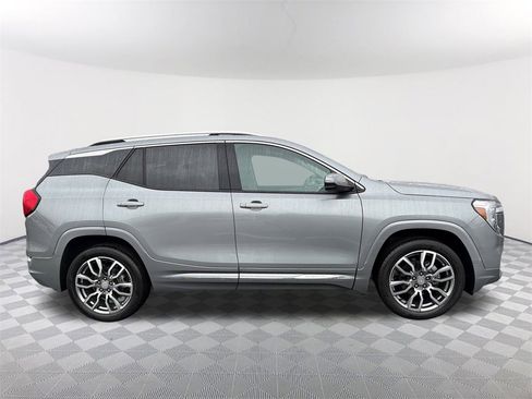 Used 2024 GMC Terrain Denali w/ Denali Premium Package image 4