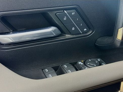 Used 2024 GMC Hummer EV 2X w/ LPO, Illumination Package image 21