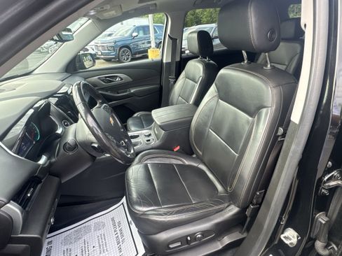 Used 2021 Chevrolet Traverse LT w/ LT Premium Package image 20