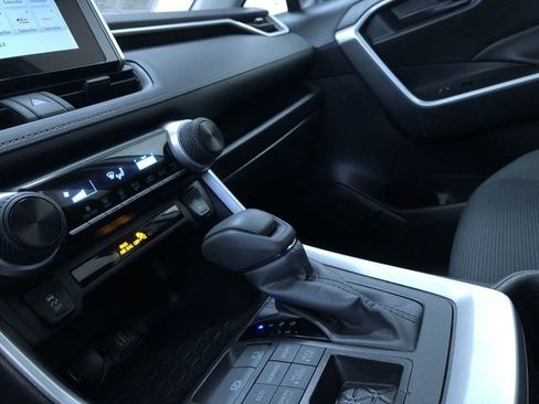 Certified 2025 Toyota RAV4 LE image 29