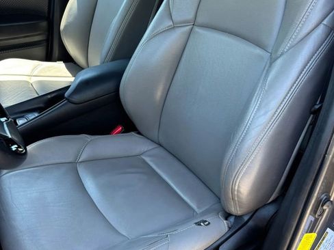 Used 2018 Toyota C-HR XLE FWD image 11