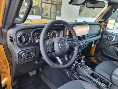 New 2026 Jeep Wrangler Unlimited Rubicon w/ Xtreme 35 Tire Package AWD/4WD image 9