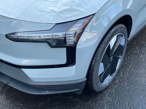 New 2026 Volvo EX30 Plus w/ Protection Package Premier image 7