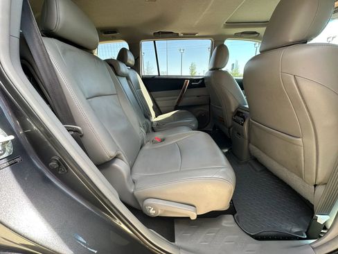 Used 2013 Toyota Highlander Limited image 18