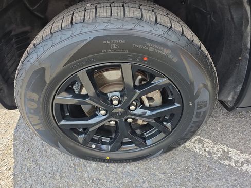 Used 2024 Jeep Grand Cherokee Altitude AWD/4WD image 36