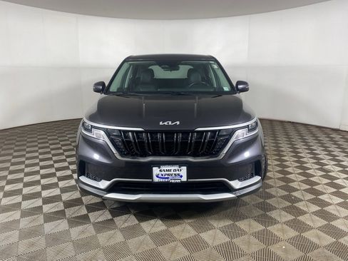 Used 2023 Kia Carnival LX image 11