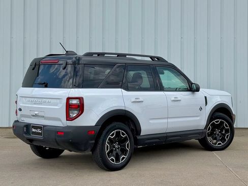 Used 2025 Ford Bronco Sport Outer Banks AWD/4WD image 6