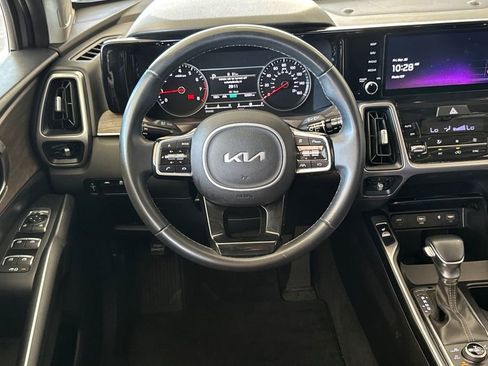 Used 2023 Kia Sorento S w/ Panoramic Sunroof Package image 17