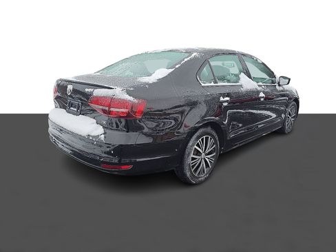 Used 2018 Volkswagen Jetta Wolfsburg Edition image 4