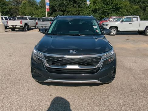 Used 2021 Kia Seltos EX AWD/4WD image 3