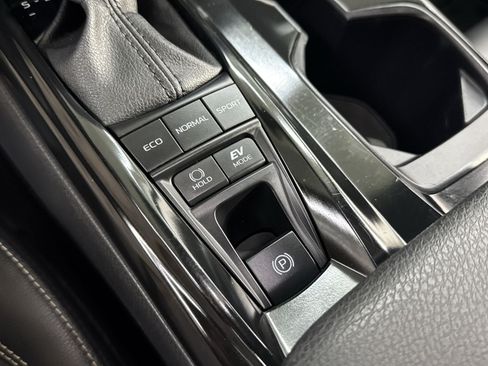 Used 2025 Toyota Camry SE w/ Convenience Package AWD/4WD image 43