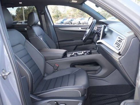 New 2026 Volkswagen Atlas Cross Sport SEL R-Line image 18