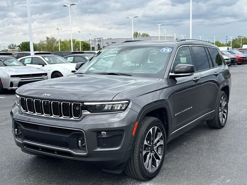 Used 2023 Jeep Grand Cherokee L Overland w/ Advanced Protech Group III AWD/4WD image 7