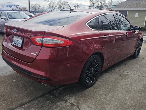 Used 2016 Ford Fusion SE w/ Equipment Group 202A image 3