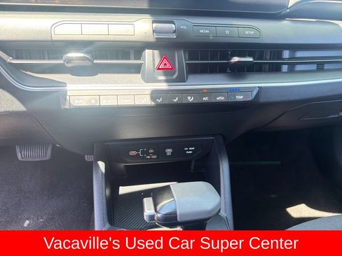 Used 2025 Kia K4 FWD image 18