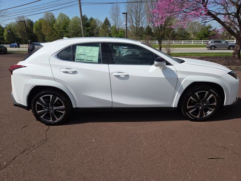 New 2026 Lexus UX 300h AWD image 2