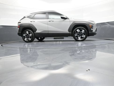 Certified 2025 Hyundai Kona SEL AWD/4WD image 28