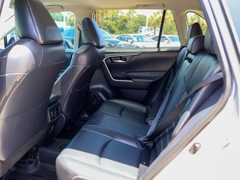 Used 2020 Toyota RAV4 XLE Premium FWD image 11