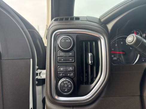 Used 2020 Chevrolet Silverado 2500 LTZ w/ LTZ Texas Edition image 18