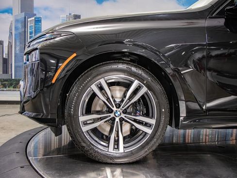 Certified 2025 BMW X7 xDrive40i w/ M Sport Package AWD/4WD image 7