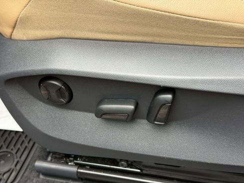 Certified 2024 Volkswagen Tiguan SE AWD/4WD image 19